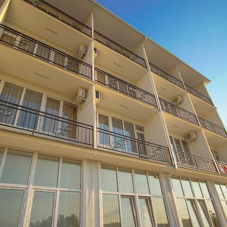 Sariya Hotel Kheivani Kültér fotó